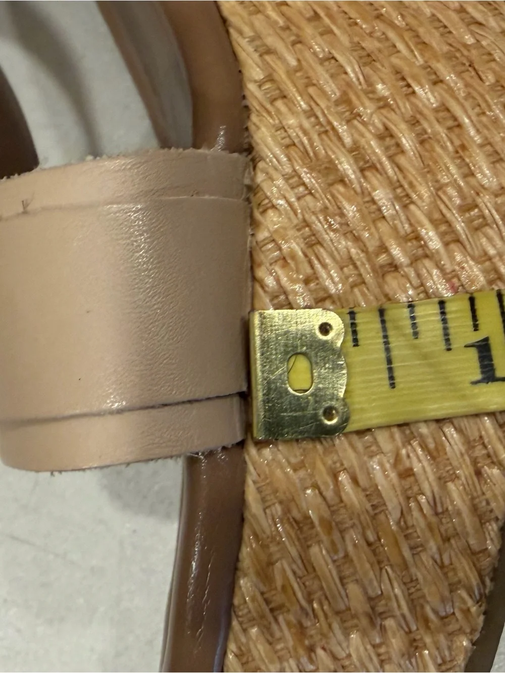 GILI leather sandals sz 6 beige